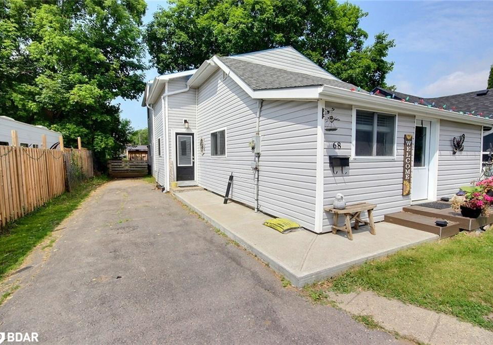 68-water-street-trenton-ontario-40745290