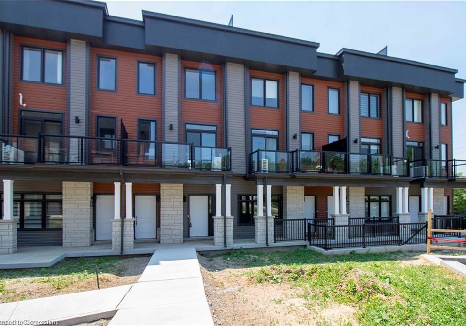 2-willow-street-paris-ontario-40745420