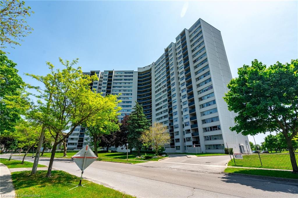 530-lolita-garden-mississauga-ontario-40745567