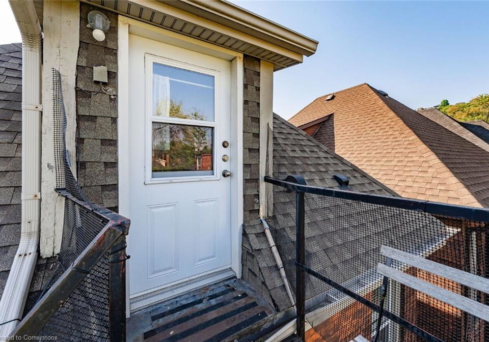 102-ontario-avenue-hamilton-ontario-40745573