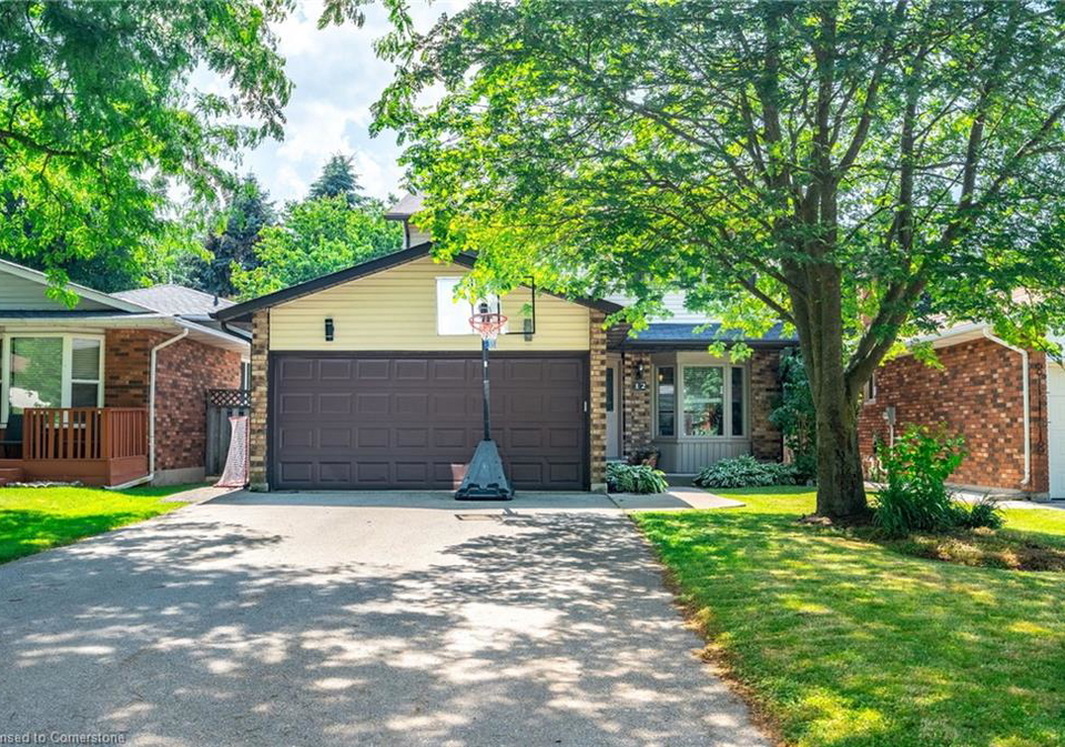 12-bloomsbury-court-ancaster-ontario-40745595