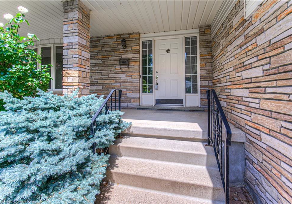 7-dunnington-court-kitchener-ontario-40745596