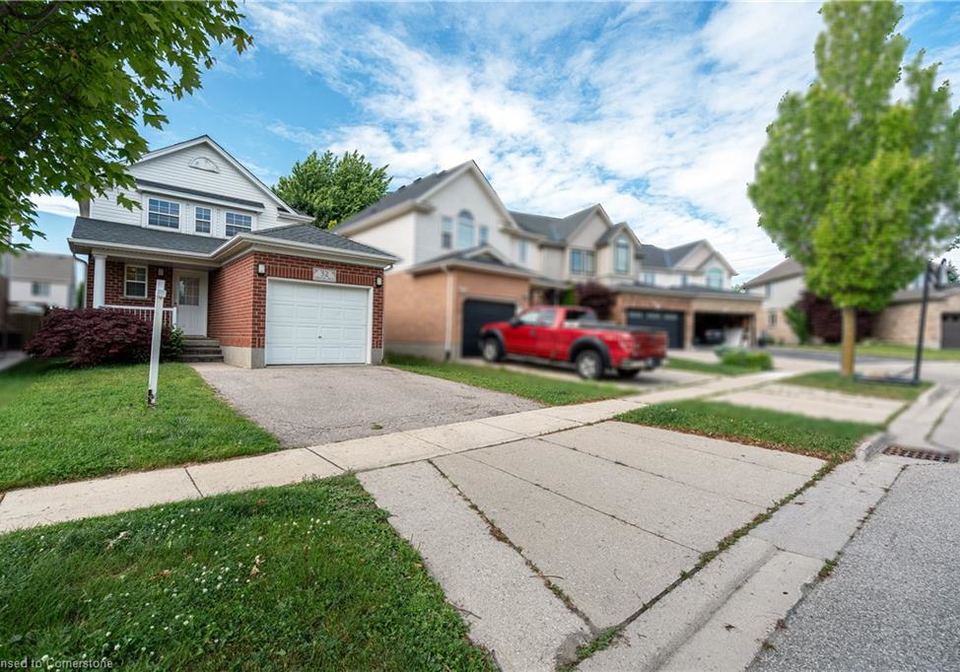 32-amanda-walk-waterloo-ontario-40745616