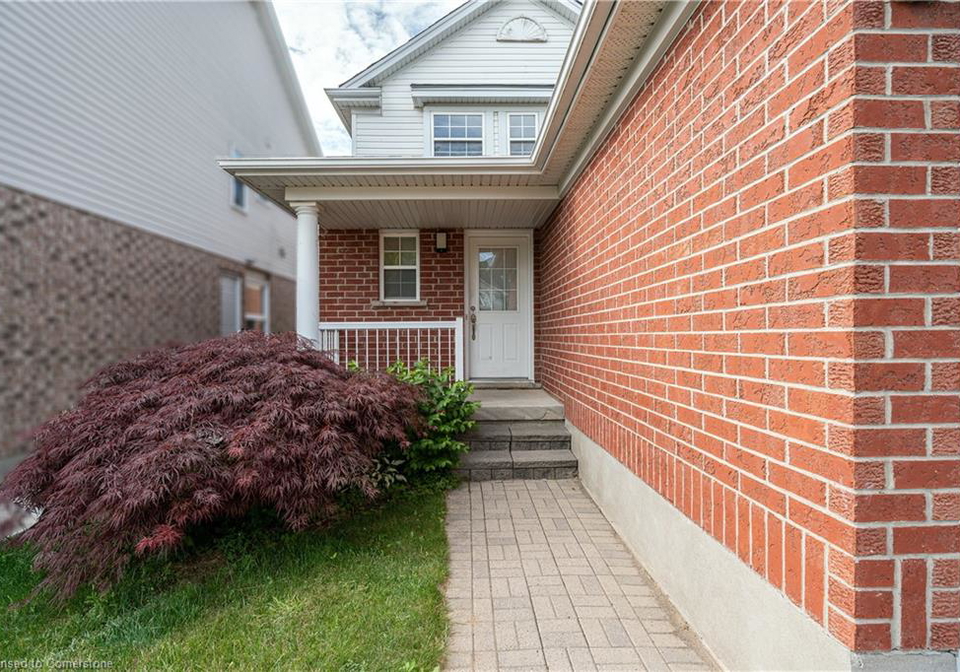 32-amanda-walk-waterloo-ontario-40745616