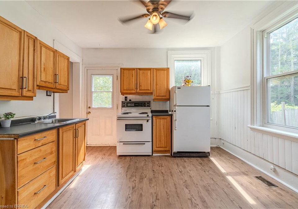 43-45-william-street-s-paris-ontario-40745664