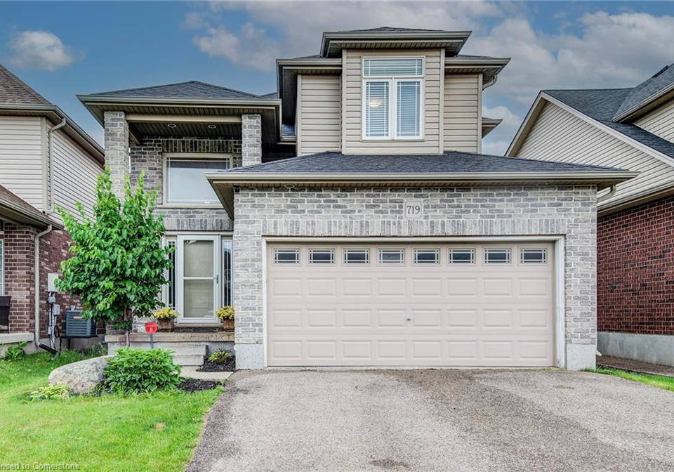 719-frontenac-crescent-woodstock-ontario-40745709