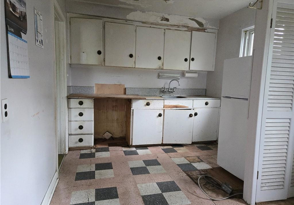 28-ambleside-avenue-toronto-ontario-40745784