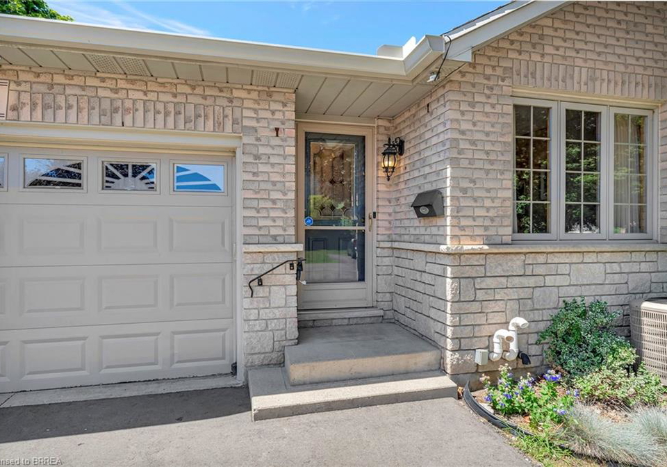 24-griffiths-drive-paris-ontario-40745814
