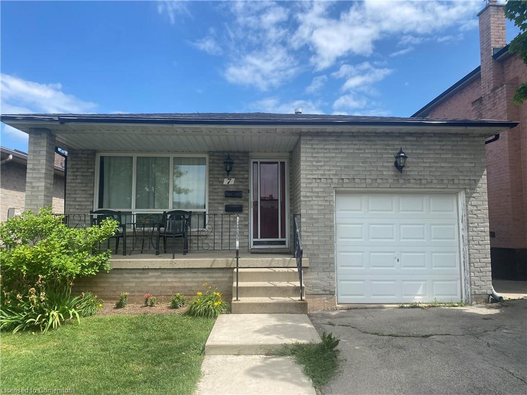 7-regis-court-hamilton-ontario-40746010