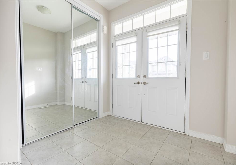 15-munro-circle-brantford-ontario-40746148