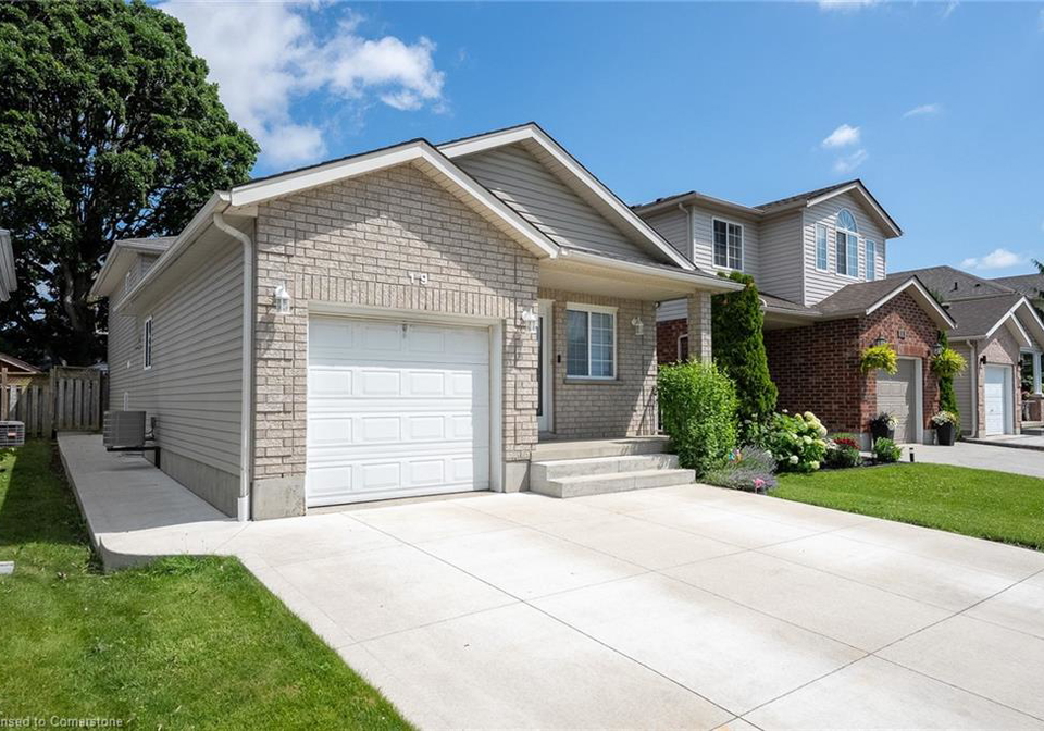19-langlaw-drive-cambridge-ontario-40746266