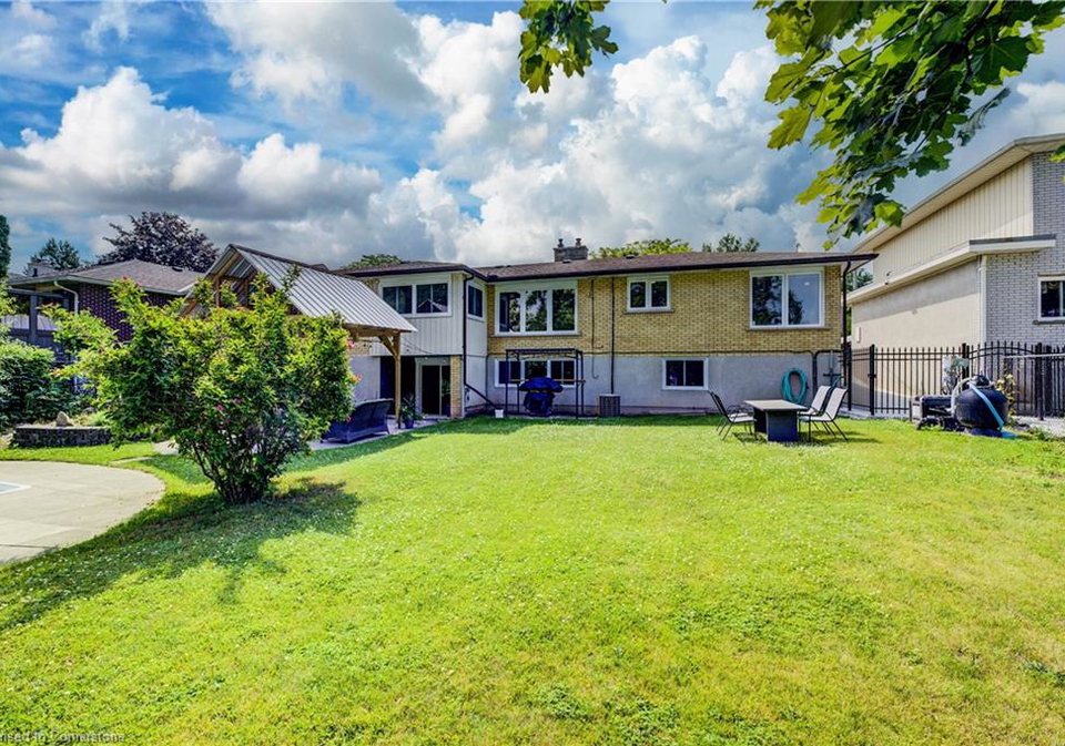 12-marketa-crescent-kitchener-ontario-40746292