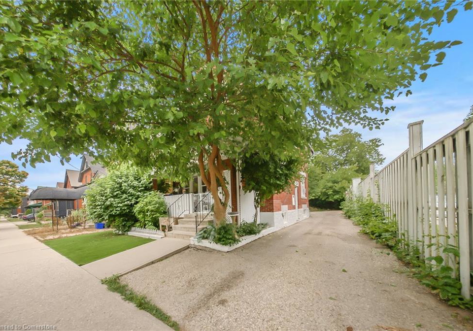 54-laurel-street-waterloo-ontario-40746325