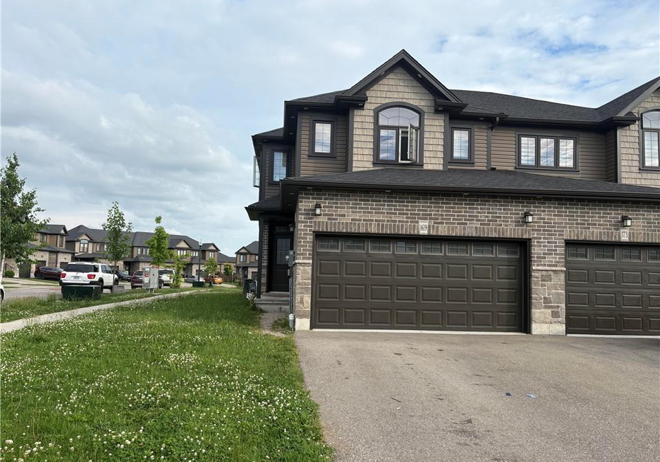 169-links-crescent-woodstock-ontario-40746689