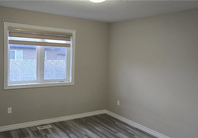 169-links-crescent-woodstock-ontario-40746689