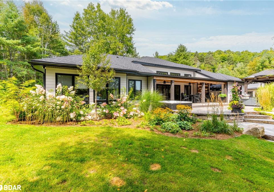 15076-highway-118-haliburton-ontario-40746922