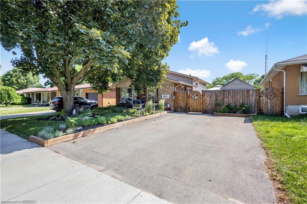 9-burdock-boulevard-brantford-ontario-40747278