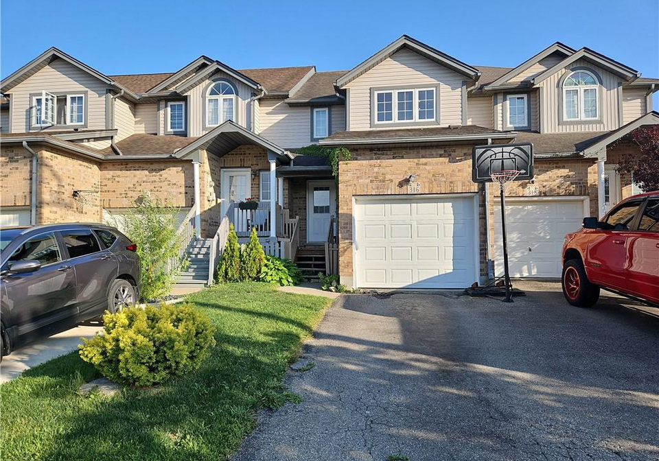 316-activa-avenue-kitchener-ontario-40747294