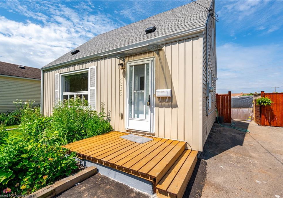4313-sixth-avenue-niagara-falls-ontario-40747355