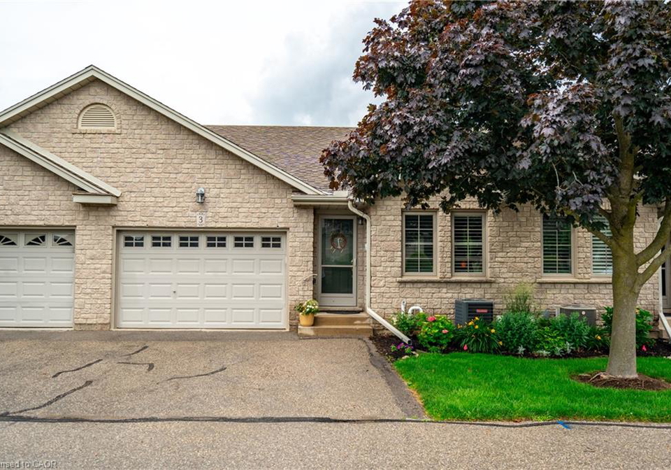 19-hanlon-place-paris-ontario-40747373