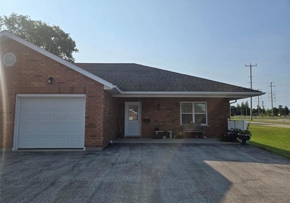 444-newfoundland-street-mount-forest-ontario-40747389