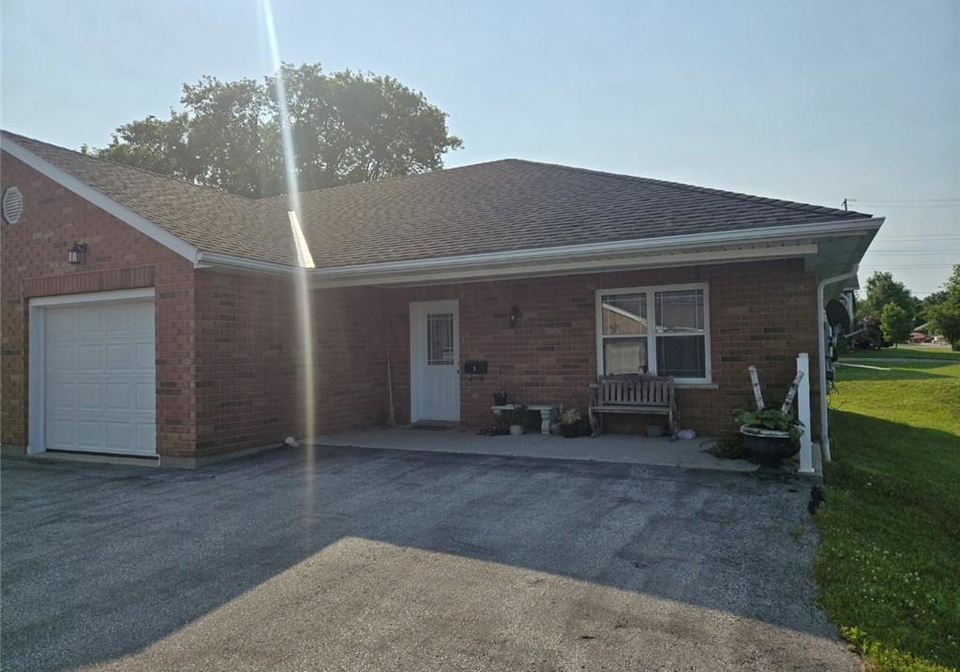 444-newfoundland-street-mount-forest-ontario-40747389