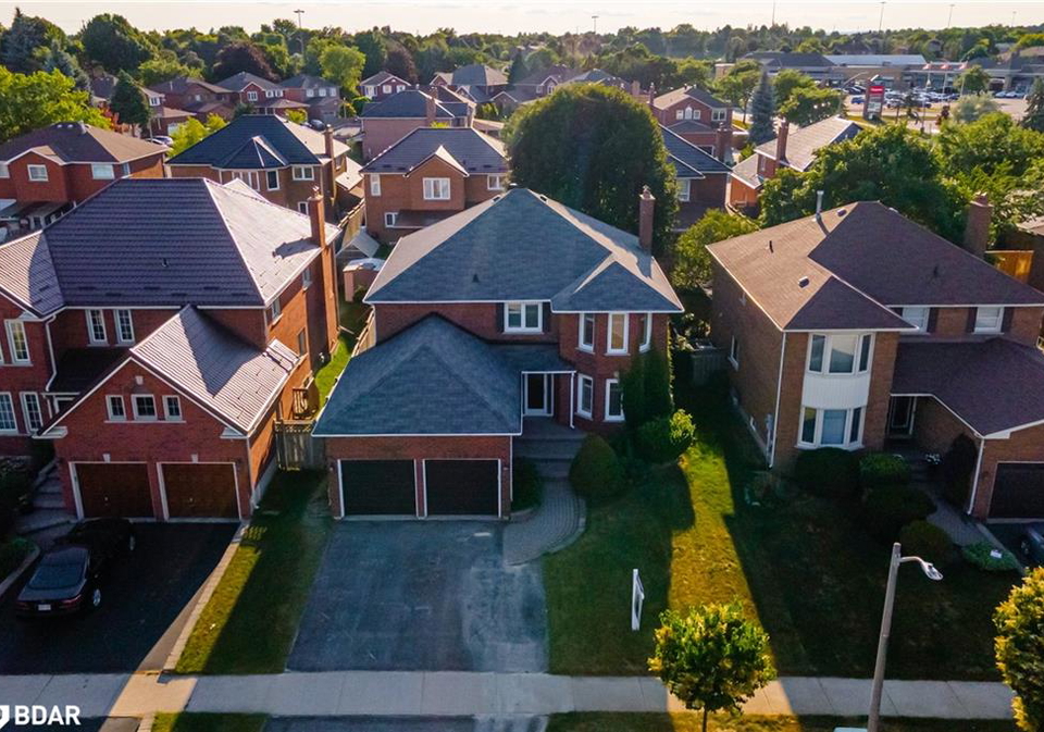 6-lone-oak-avenue-brampton-ontario-40747417