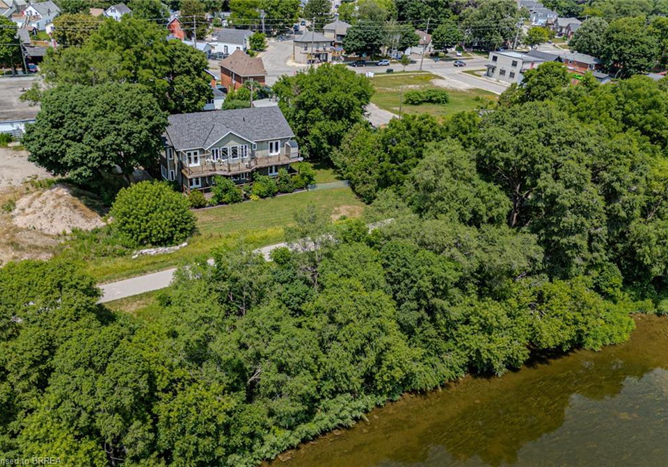 192-grand-river-avenue-brantford-ontario-40747531