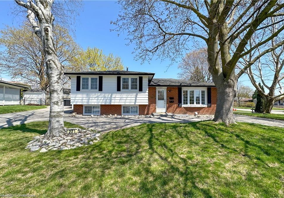 221-ascot-court-oshawa-ontario-40747543