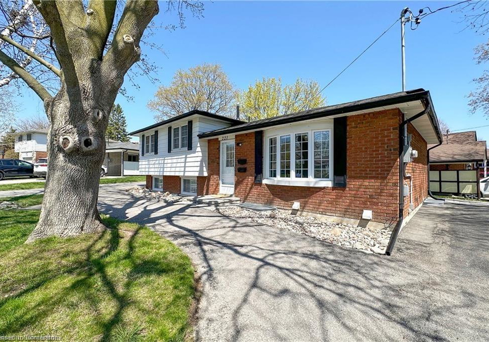 221-ascot-court-oshawa-ontario-40747543