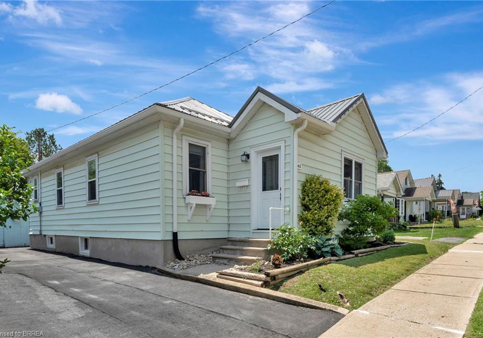 240-grove-street-simcoe-ontario-40747619