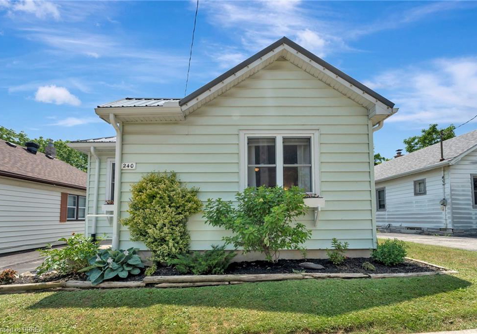 240-grove-street-simcoe-ontario-40747619