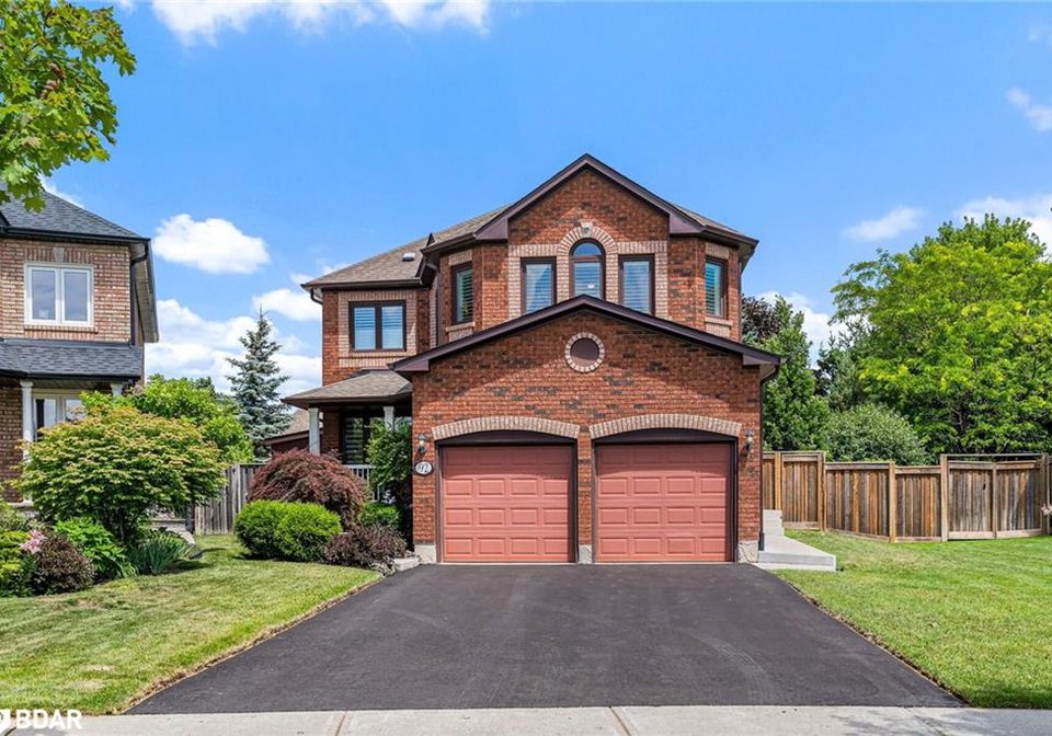 92-lauchlin-crescent-georgetown-ontario-40747623