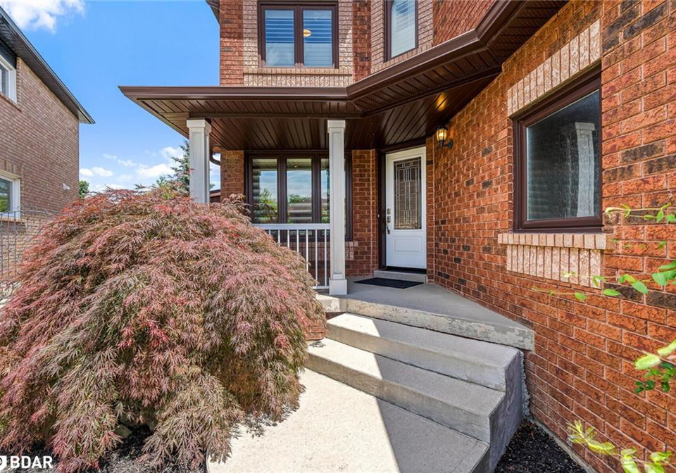 92-lauchlin-crescent-georgetown-ontario-40747623