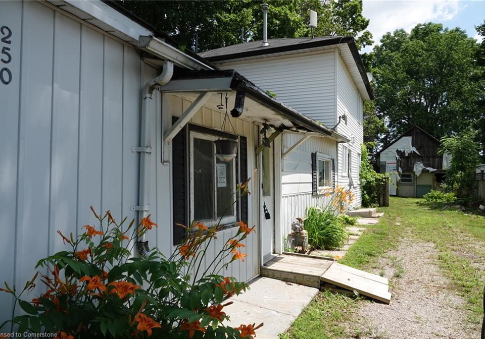 250-old-highway-24-highway-bloomsburg-ontario-40747747