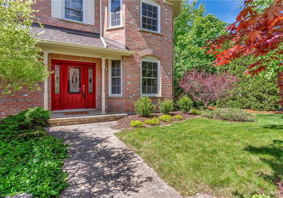 10-huntingwood-court-kitchener-ontario-40747855