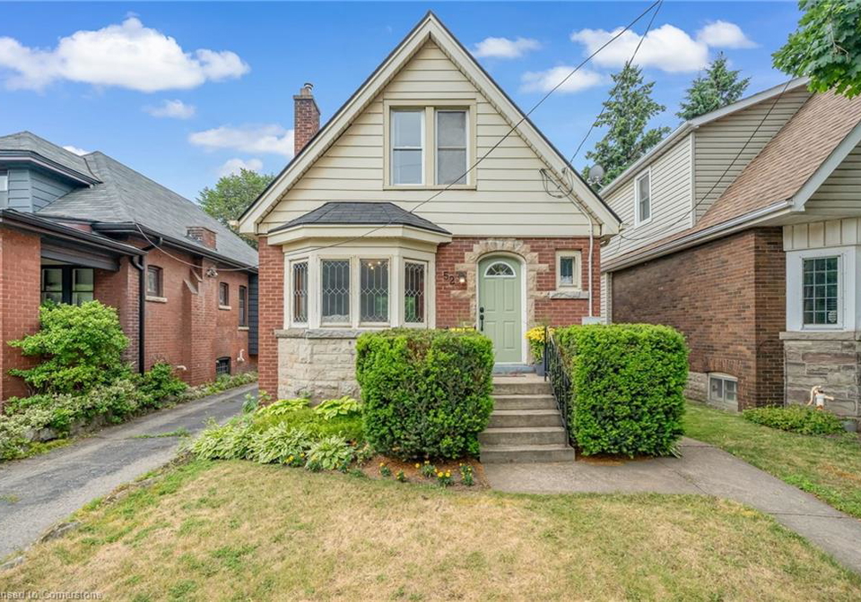 52-delaware-avenue-hamilton-ontario-40747944