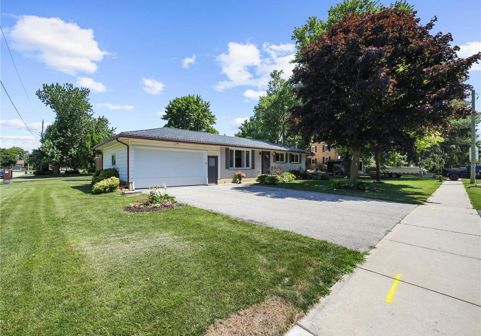1013-queens-bush-road-wellesley-ontario-40747946