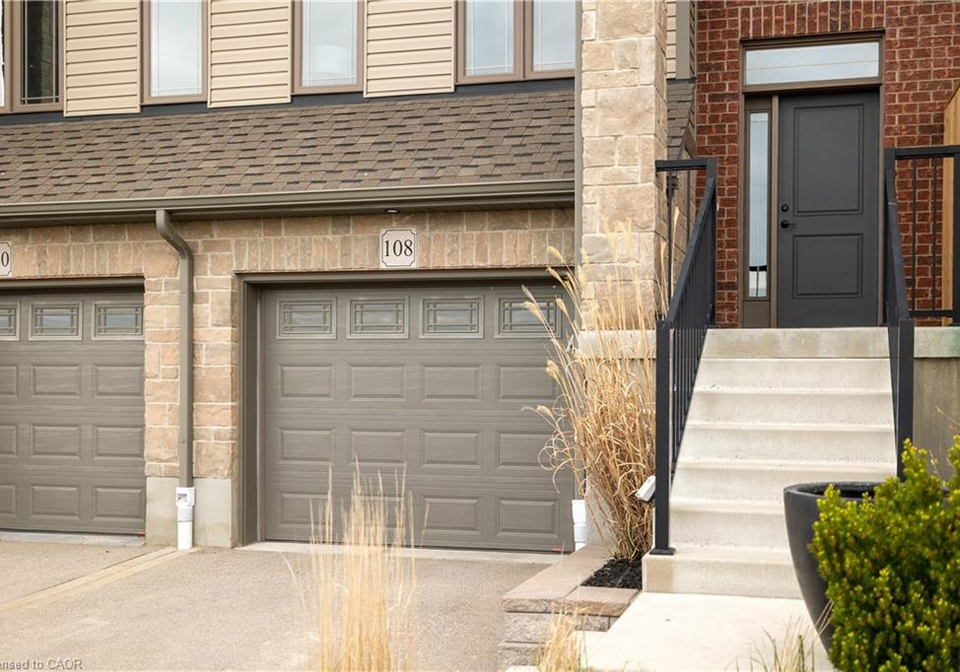 108-loxleigh-lane-breslau-ontario-40747972