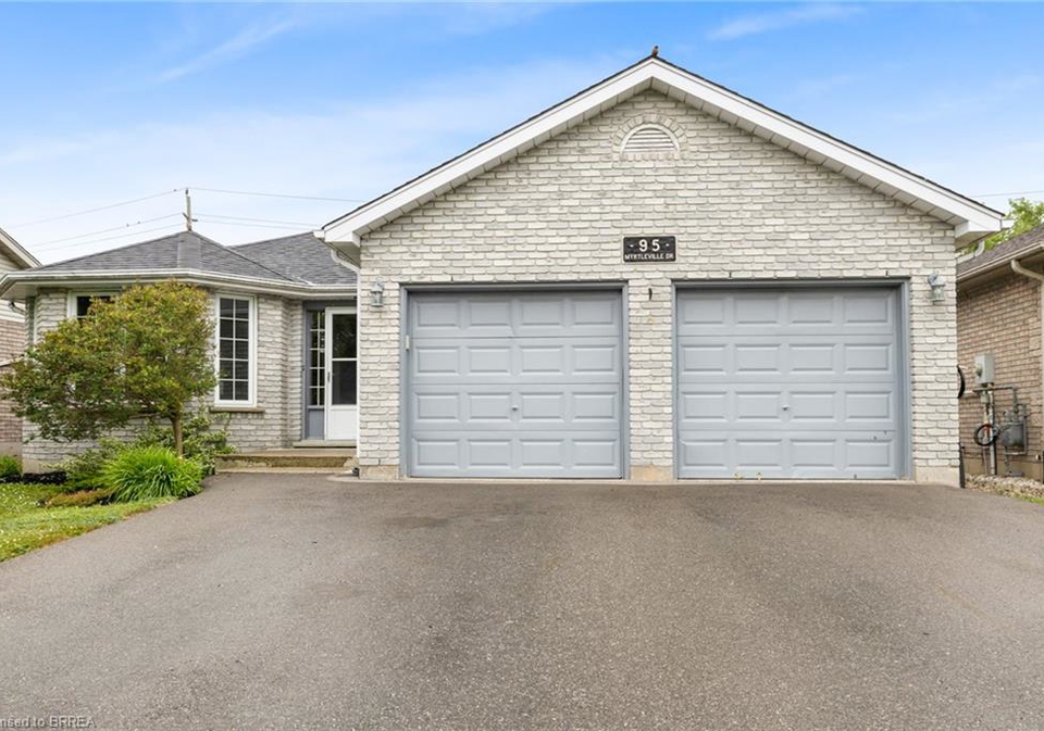 95-myrtleville-drive-brantford-ontario-40748143