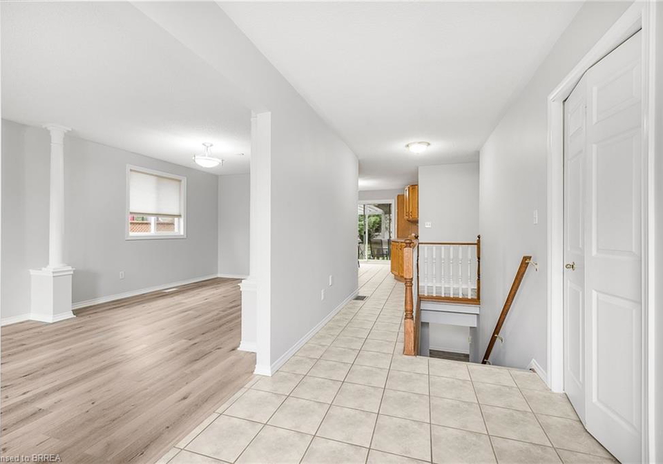 95-myrtleville-drive-brantford-ontario-40748143