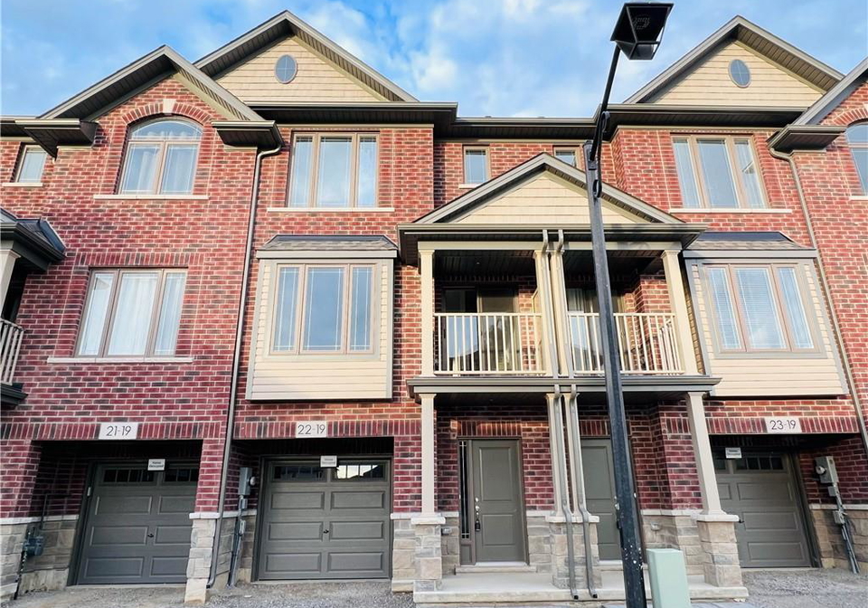 19-picardy-drive-stoney-creek-ontario-40748176