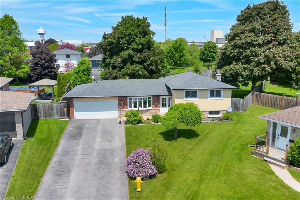 18-clover-court-paris-ontario-40748366