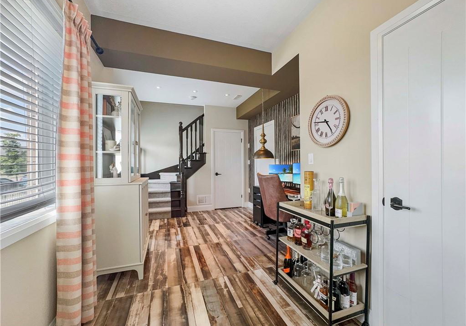99-bloom-crescent-hamilton-ontario-40748435