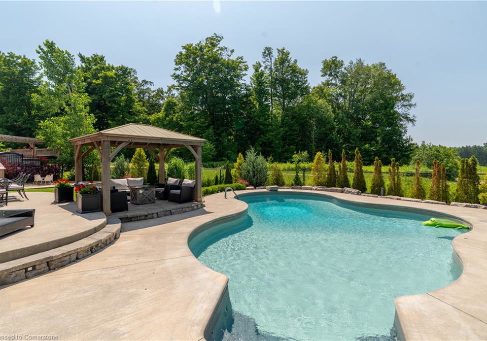 300-falling-green-crescent-kitchener-ontario-40748457