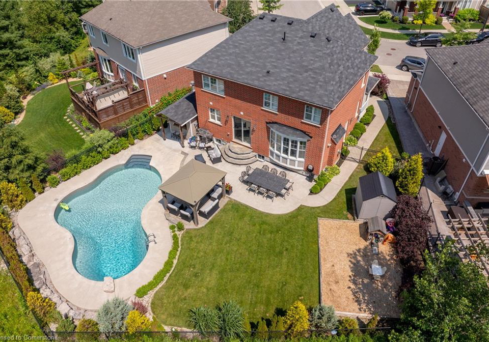 300-falling-green-crescent-kitchener-ontario-40748457