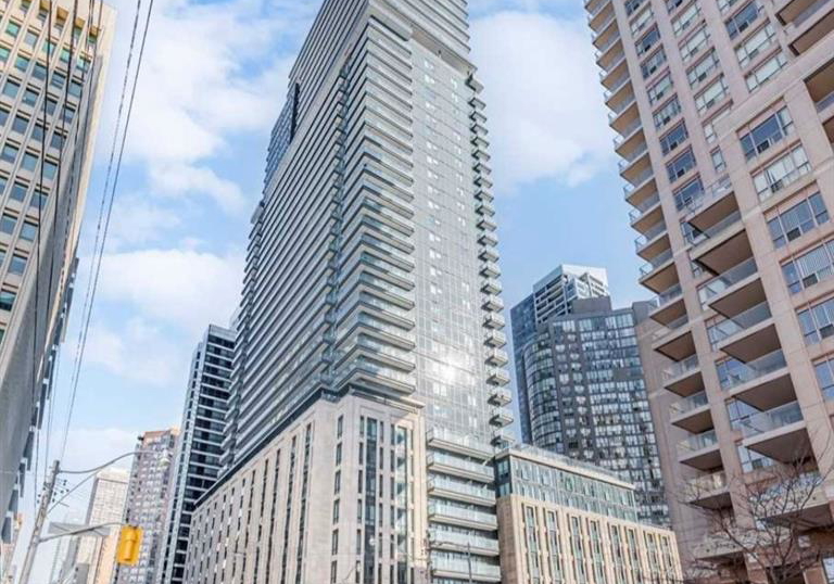 955-bay-street-toronto-ontario-40748548