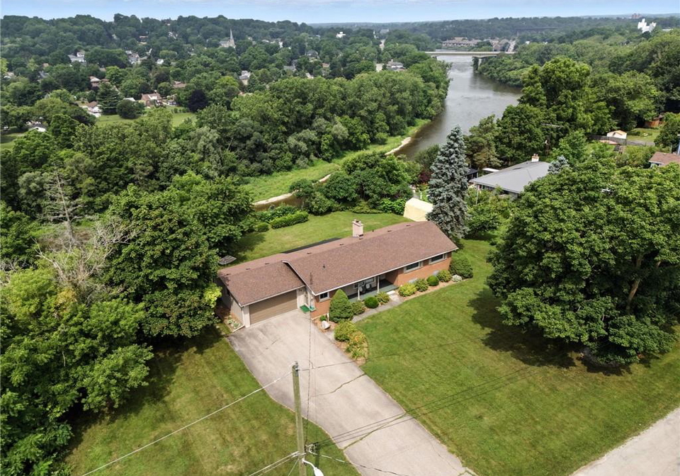 74-curtis-avenue-s-paris-ontario-40748712