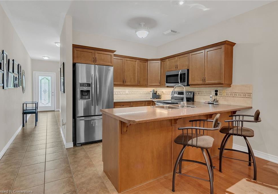 64-oakhampton-trail-glanbrook-ontario-40748812