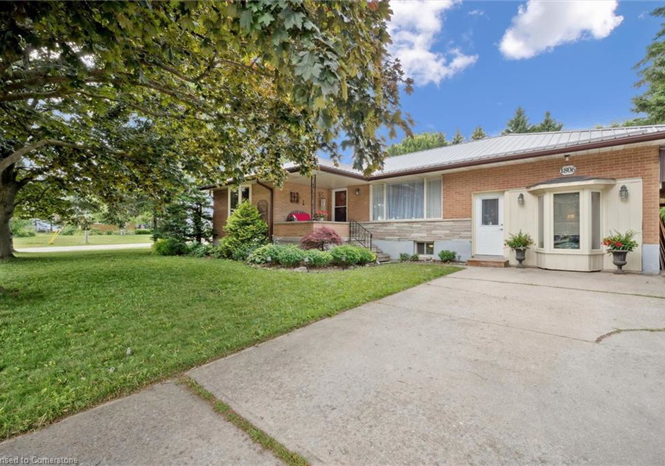 1806-erbs-road-st-agatha-ontario-40749182